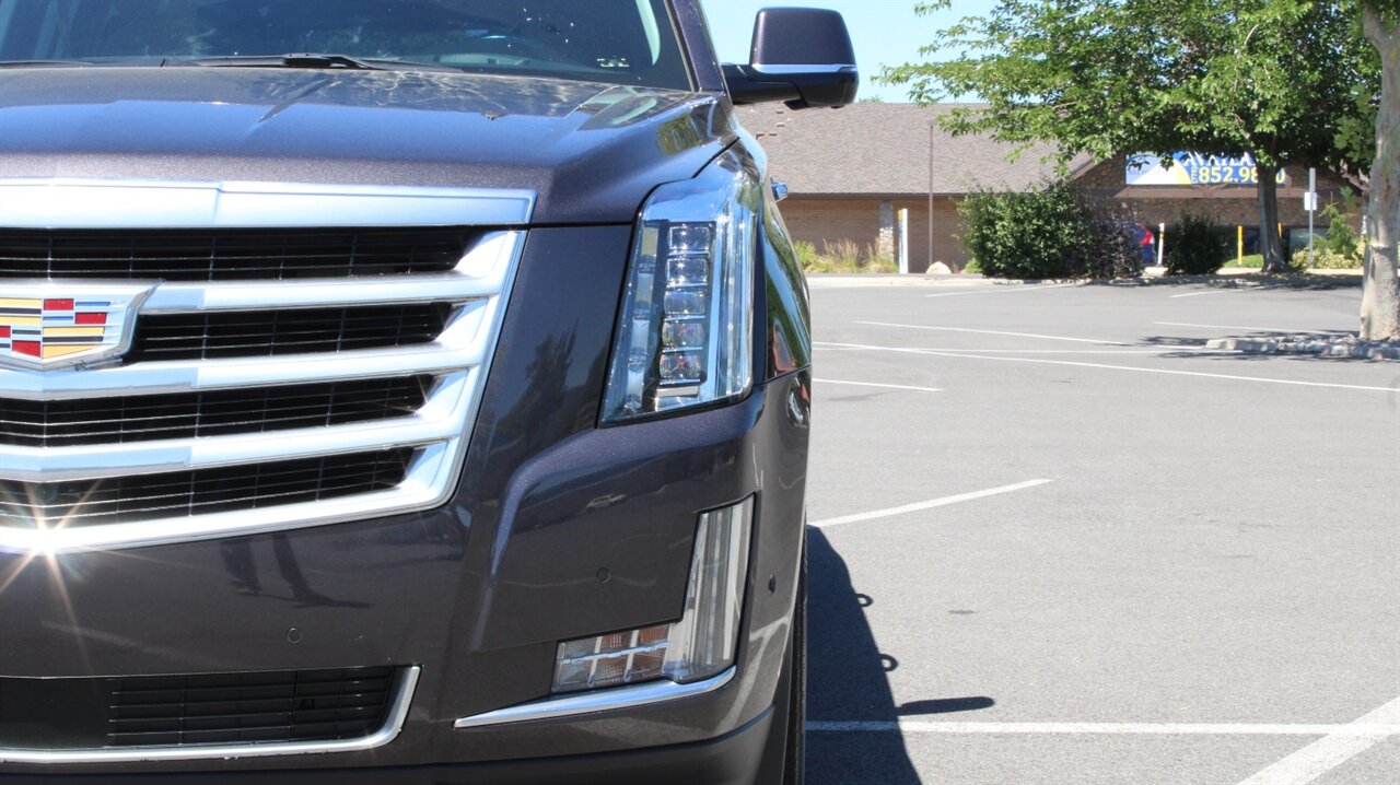 2018 Cadillac Escalade ESV Premium   - Photo 12 - Reno, NV 89511