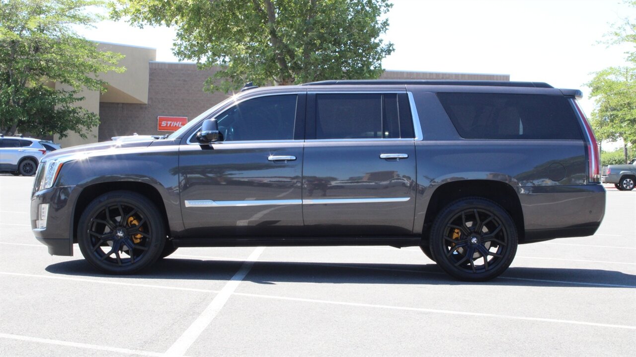 2018 Cadillac Escalade ESV Premium   - Photo 8 - Reno, NV 89511
