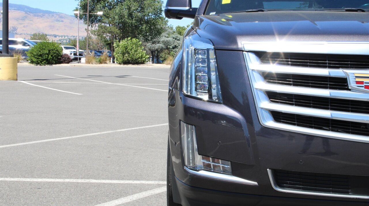 2018 Cadillac Escalade ESV Premium   - Photo 11 - Reno, NV 89511