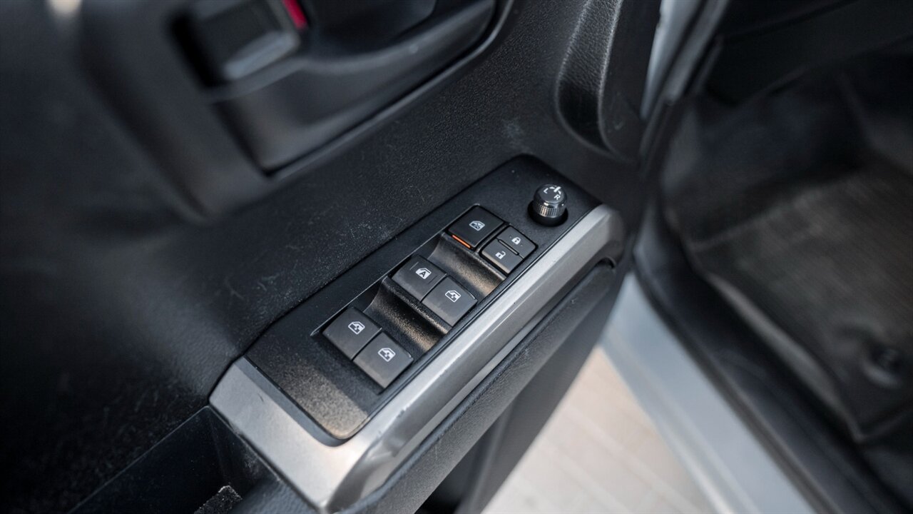 2021 Toyota Tacoma SR5 V6 - Photo 16 - Reno, NV 89511