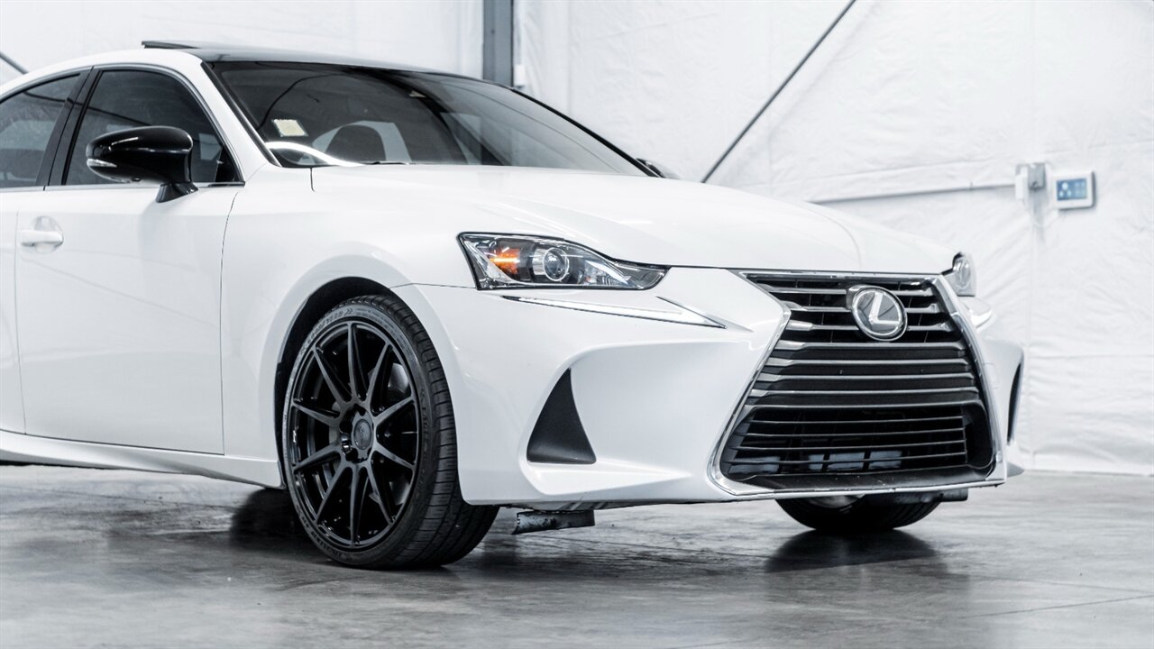 2017 Lexus IS 300   - Photo 9 - Reno, NV 89511