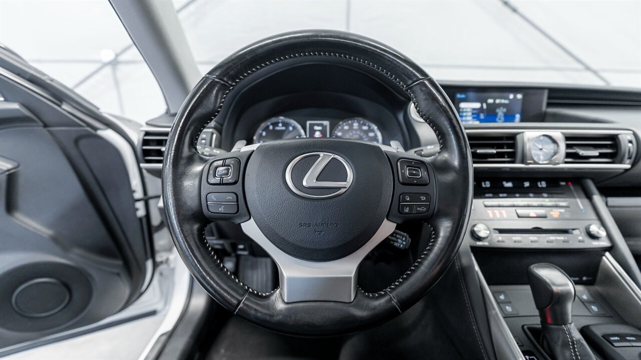 2017 Lexus IS 300   - Photo 24 - Reno, NV 89511