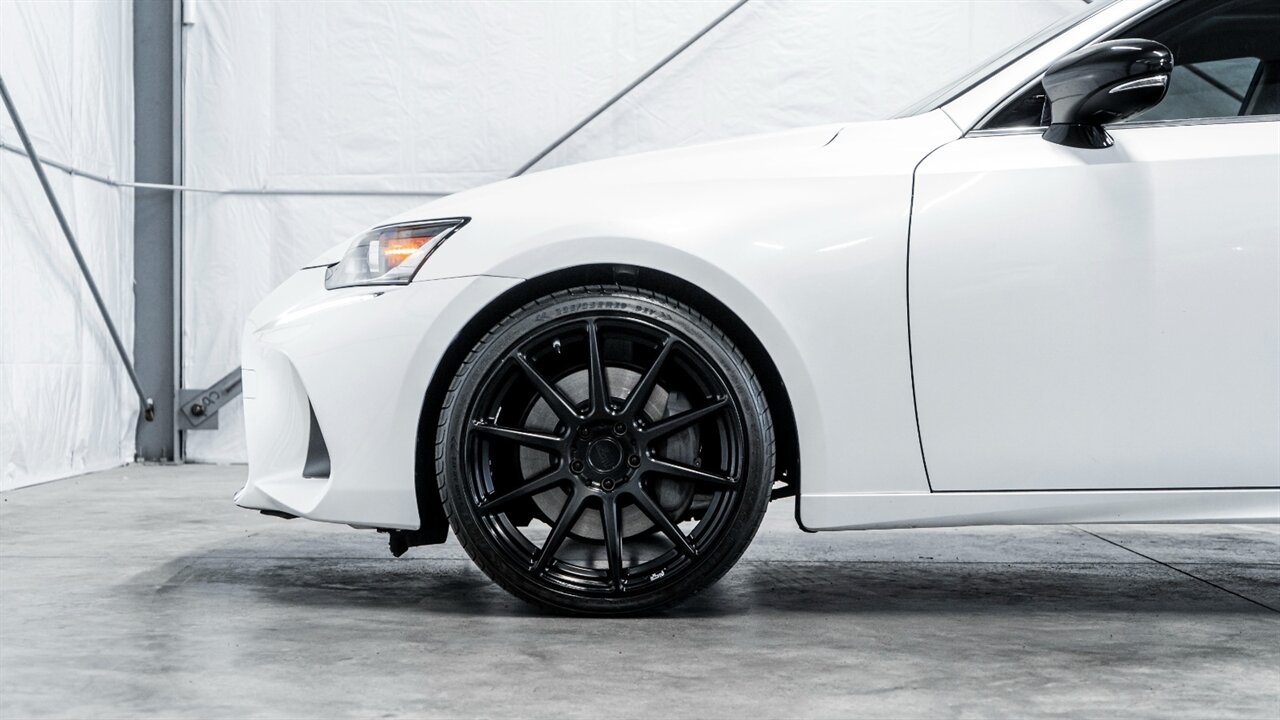 2017 Lexus IS 300   - Photo 11 - Reno, NV 89511