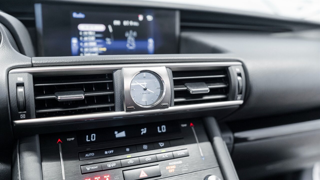 2017 Lexus IS 300   - Photo 30 - Reno, NV 89511