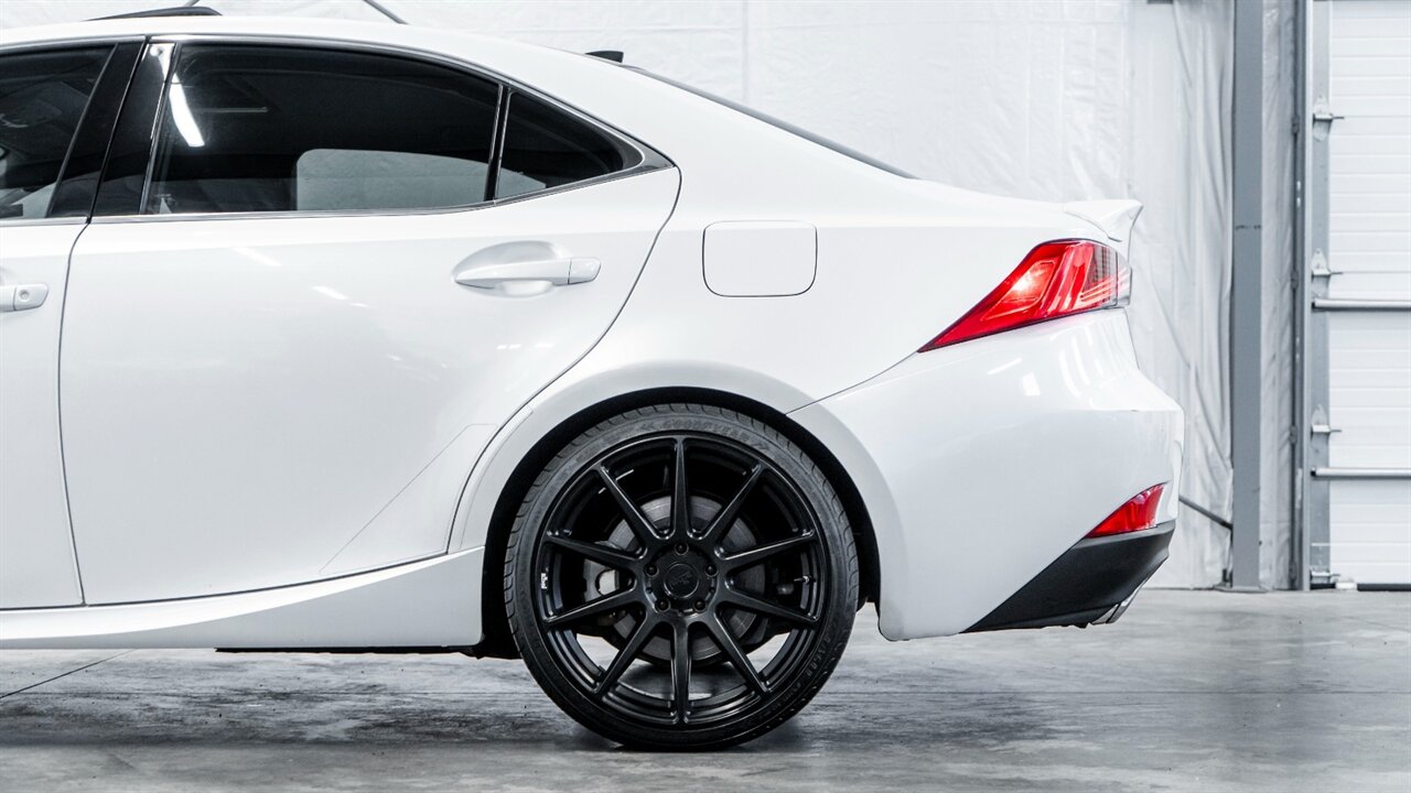 2017 Lexus IS 300   - Photo 12 - Reno, NV 89511