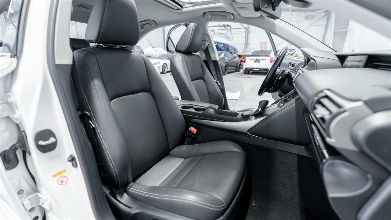 2017 Lexus IS 300   - Photo 20 - Reno, NV 89511