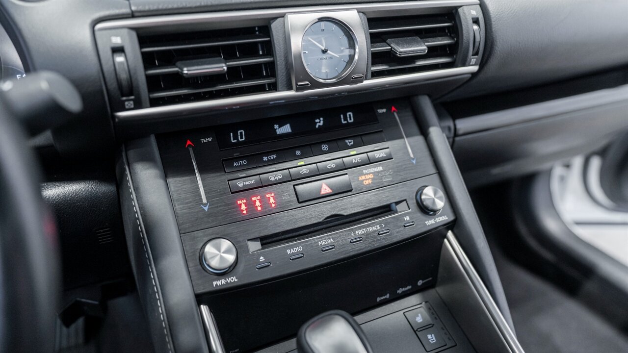 2017 Lexus IS 300   - Photo 31 - Reno, NV 89511