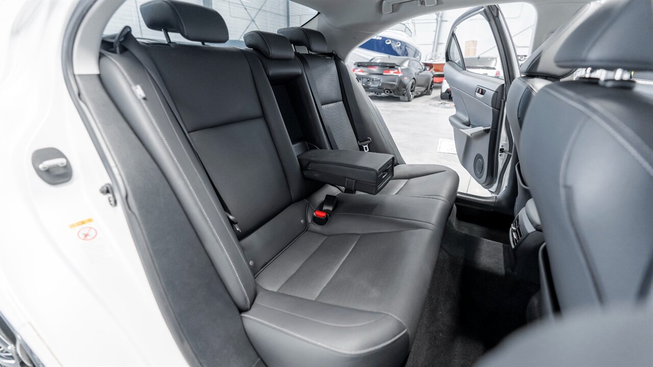 2017 Lexus IS 300   - Photo 38 - Reno, NV 89511