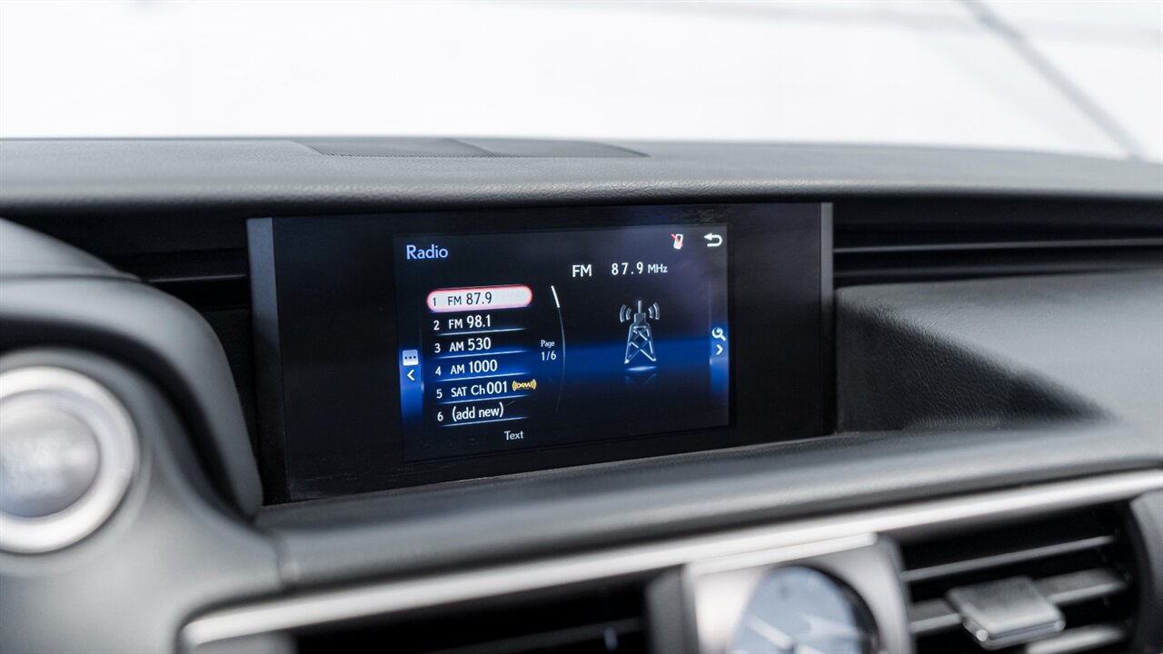 2017 Lexus IS 300   - Photo 29 - Reno, NV 89511