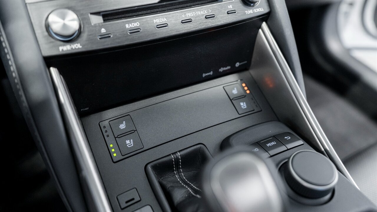 2017 Lexus IS 300   - Photo 32 - Reno, NV 89511
