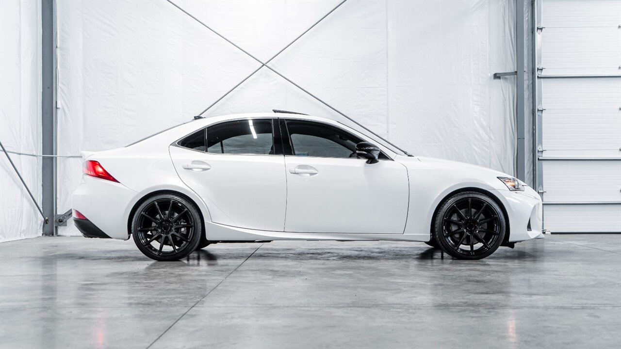 2017 Lexus IS 300   - Photo 5 - Reno, NV 89511