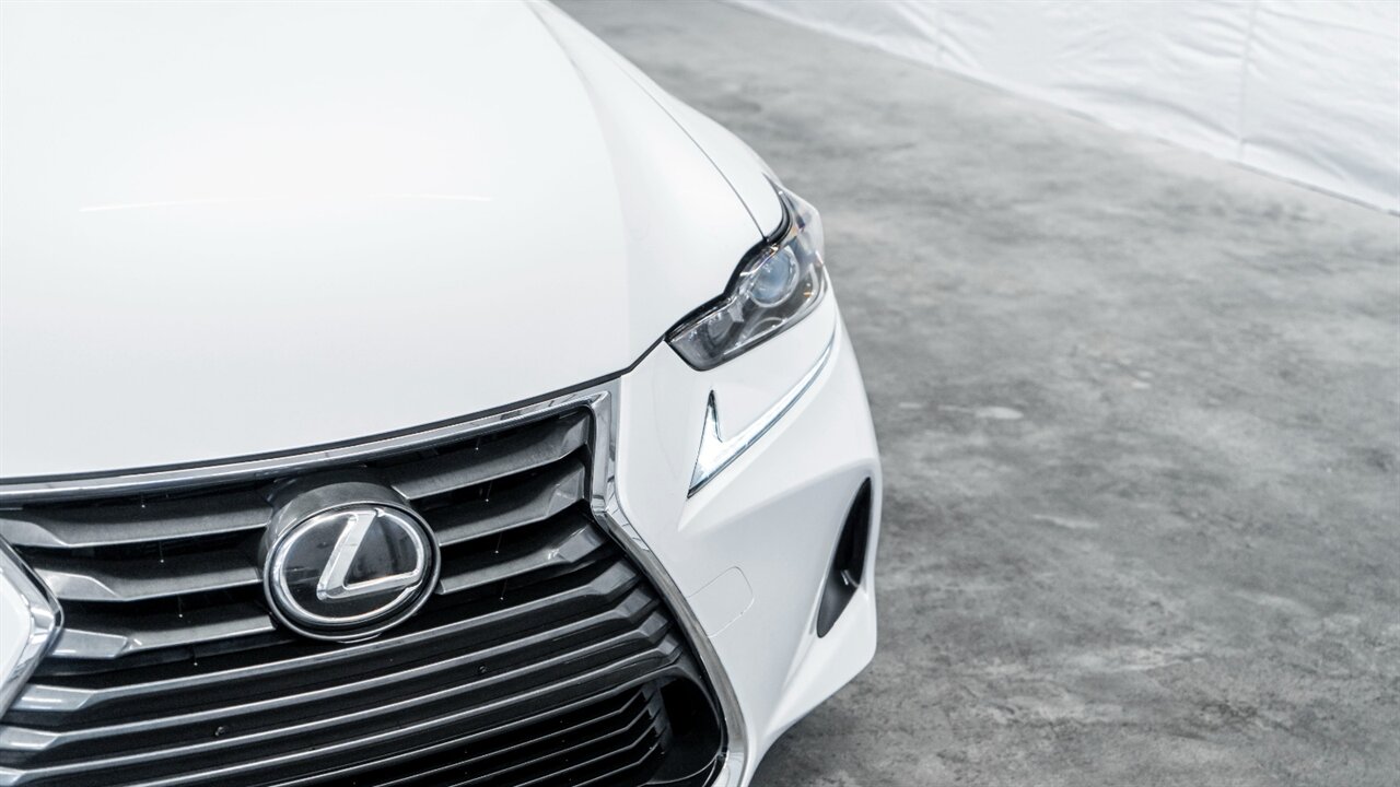 2017 Lexus IS 300   - Photo 10 - Reno, NV 89511