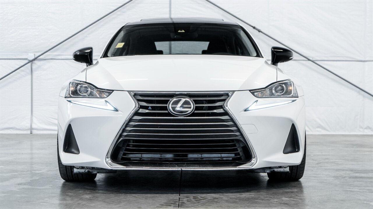 2017 Lexus IS 300   - Photo 4 - Reno, NV 89511
