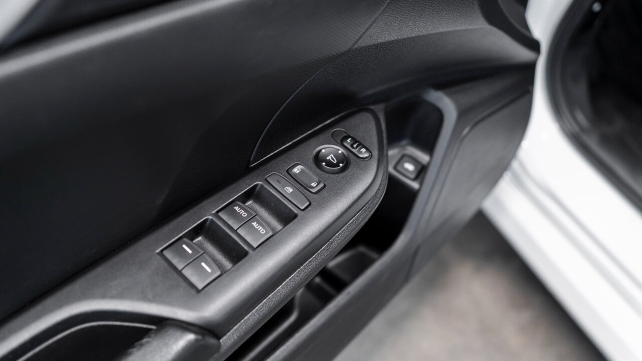 2019 Honda Civic Sport   - Photo 17 - Reno, NV 89511