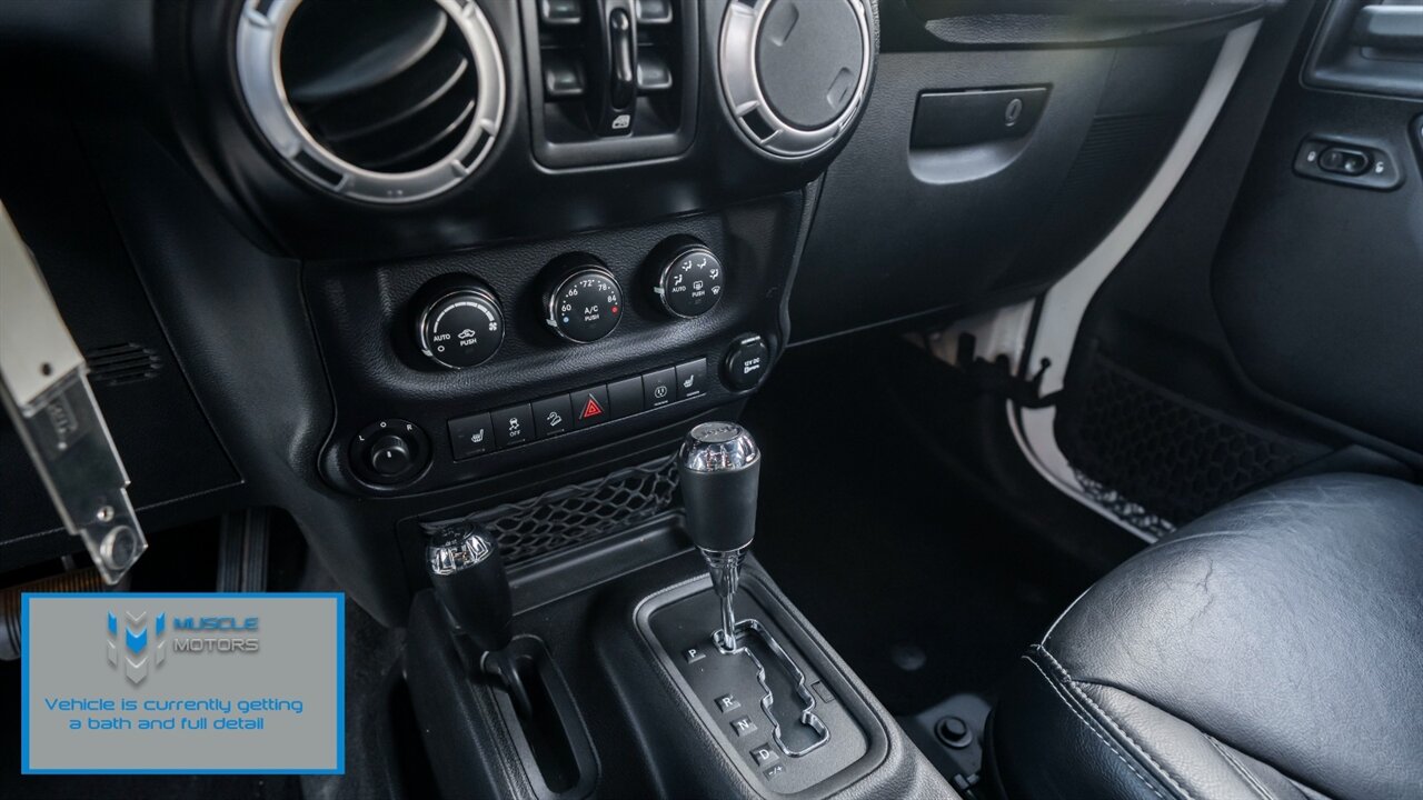 2014 Jeep Wrangler Unlimited Rubicon   - Photo 16 - Reno, NV 89511