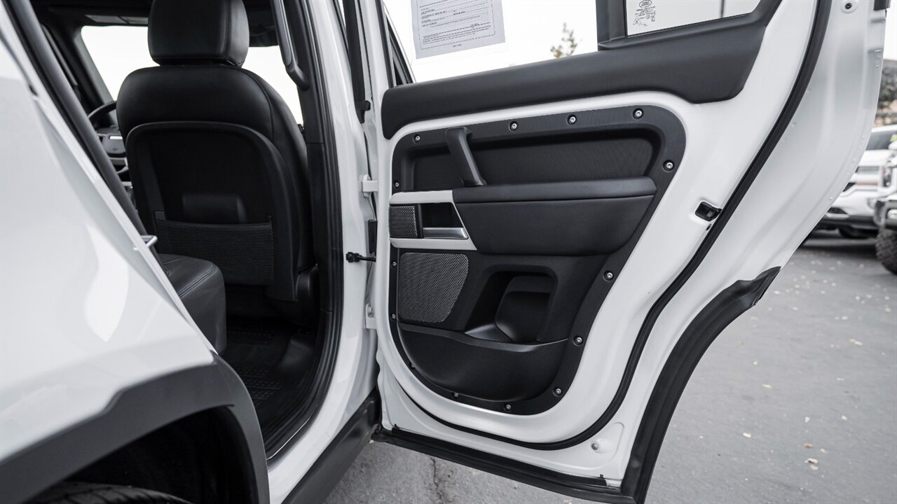 2024 Land Rover Defender S   - Photo 37 - Reno, NV 89511