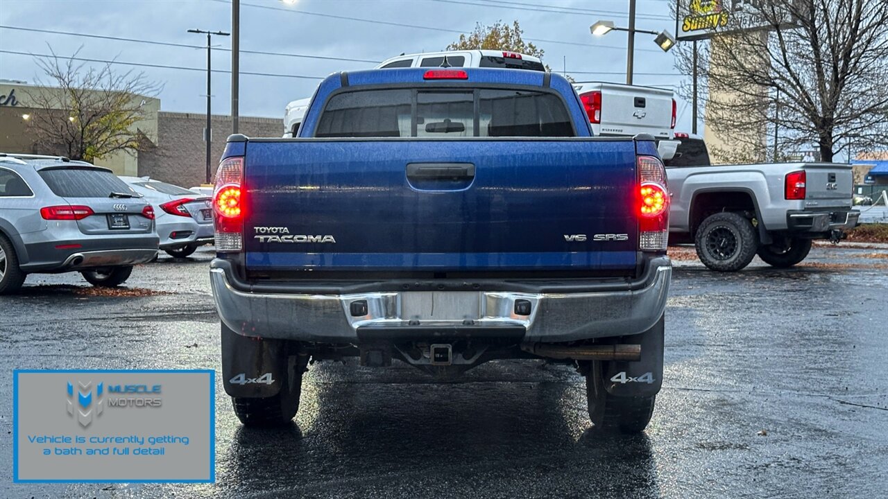 2015 Toyota Tacoma Base V6 photo 3