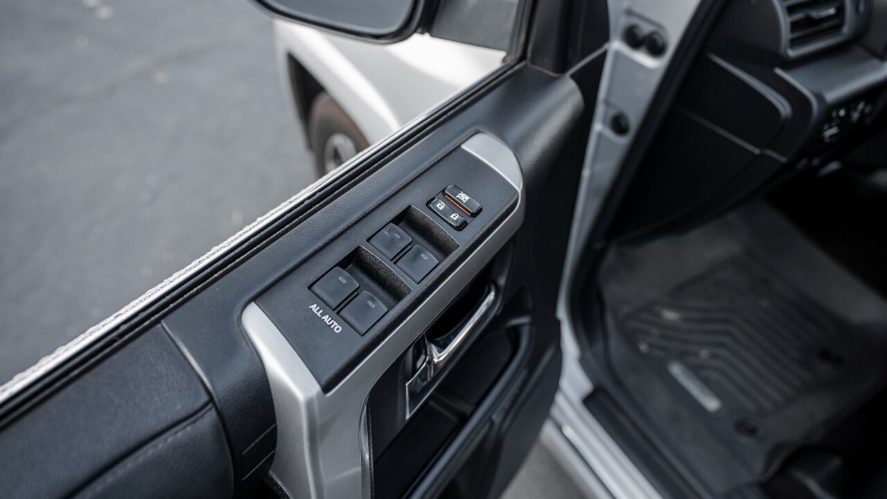 2021 Toyota 4Runner Limited   - Photo 16 - Reno, NV 89511