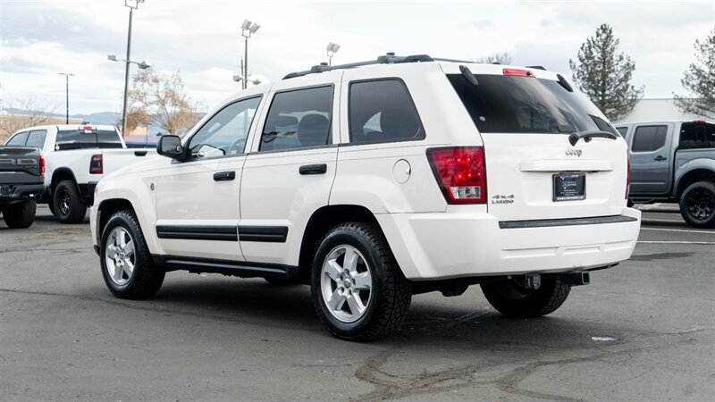 2006 Jeep Grand Cherokee Laredo  