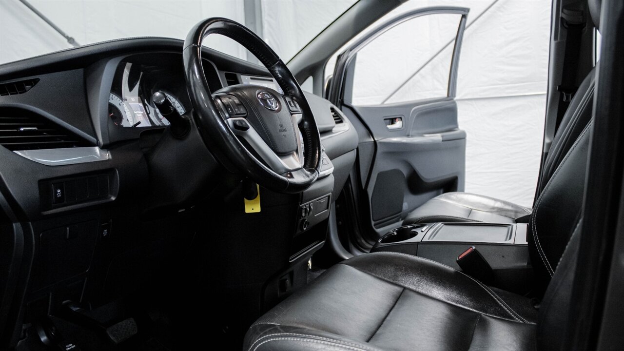 2016 Toyota Sienna SE 8 Passenger   - Photo 16 - Reno, NV 89511