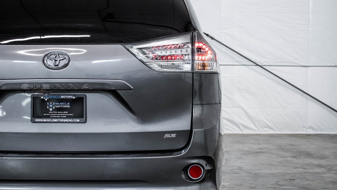 2016 Toyota Sienna SE 8 Passenger   - Photo 8 - Reno, NV 89511