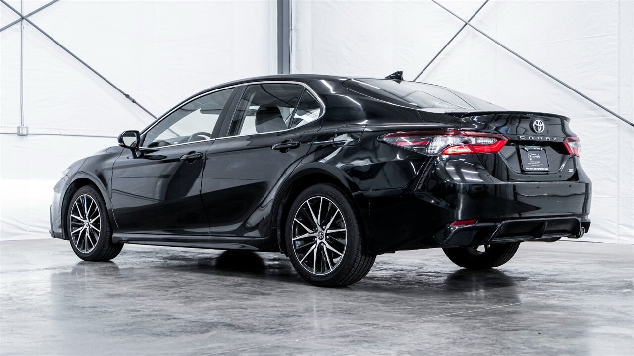 2022 Toyota Camry SE   - Photo 2 - Reno, NV 89511