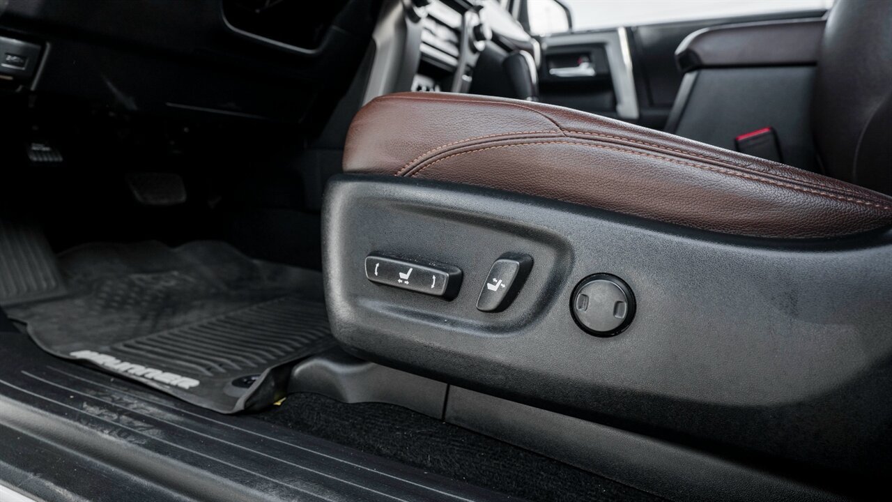 2020 Toyota 4Runner Limited   - Photo 22 - Reno, NV 89511