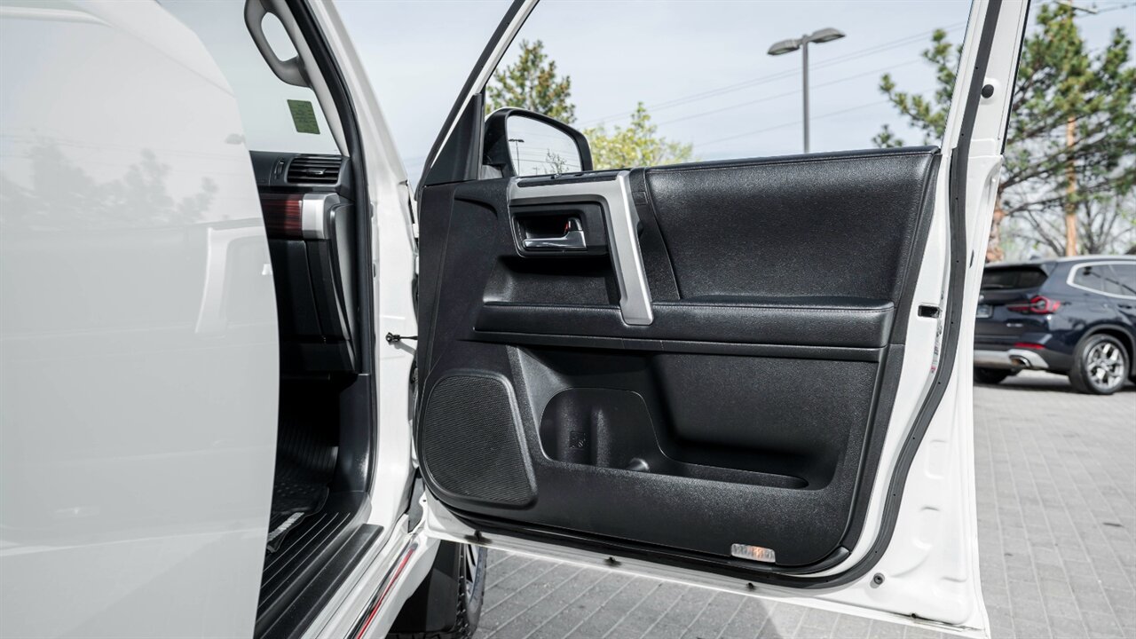 2020 Toyota 4Runner Limited   - Photo 35 - Reno, NV 89511