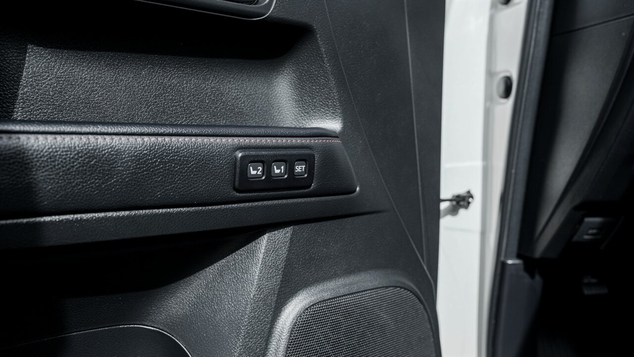 2020 Toyota 4Runner Limited   - Photo 21 - Reno, NV 89511