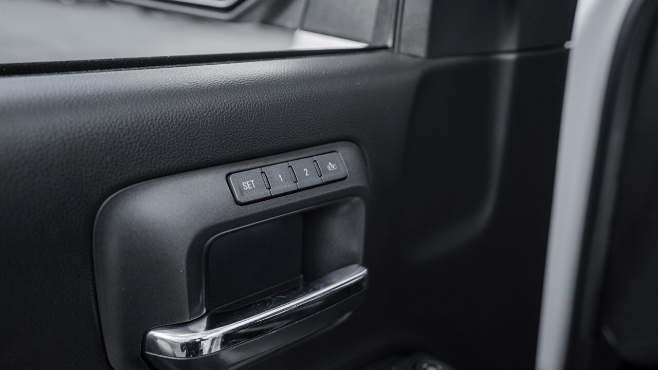 2018 Chevrolet Silverado 1500 LTZ 2LZ BLACK WIDOW - Photo 24 - Reno, NV 89511