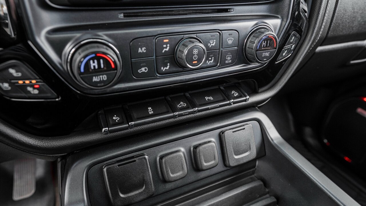 2018 Chevrolet Silverado 1500 LTZ 2LZ BLACK WIDOW - Photo 37 - Reno, NV 89511