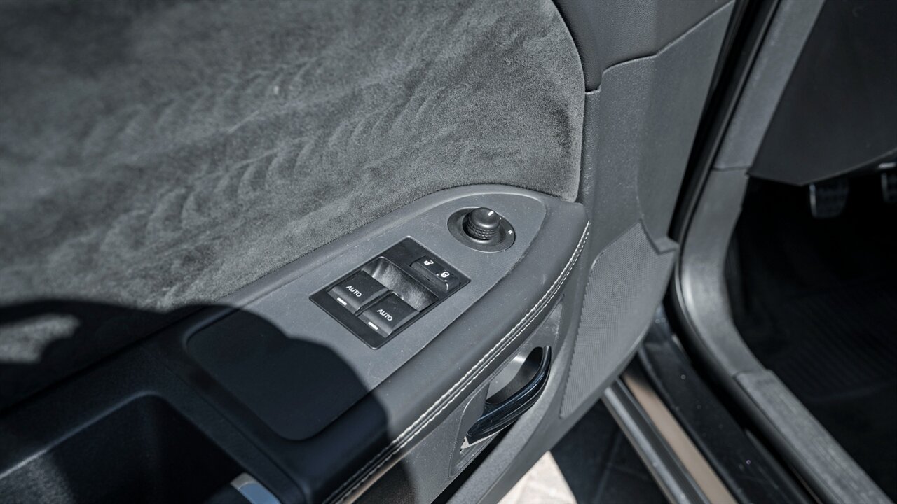 2014 Dodge Challenger SRT8 - Photo 23 - Reno, NV 89511