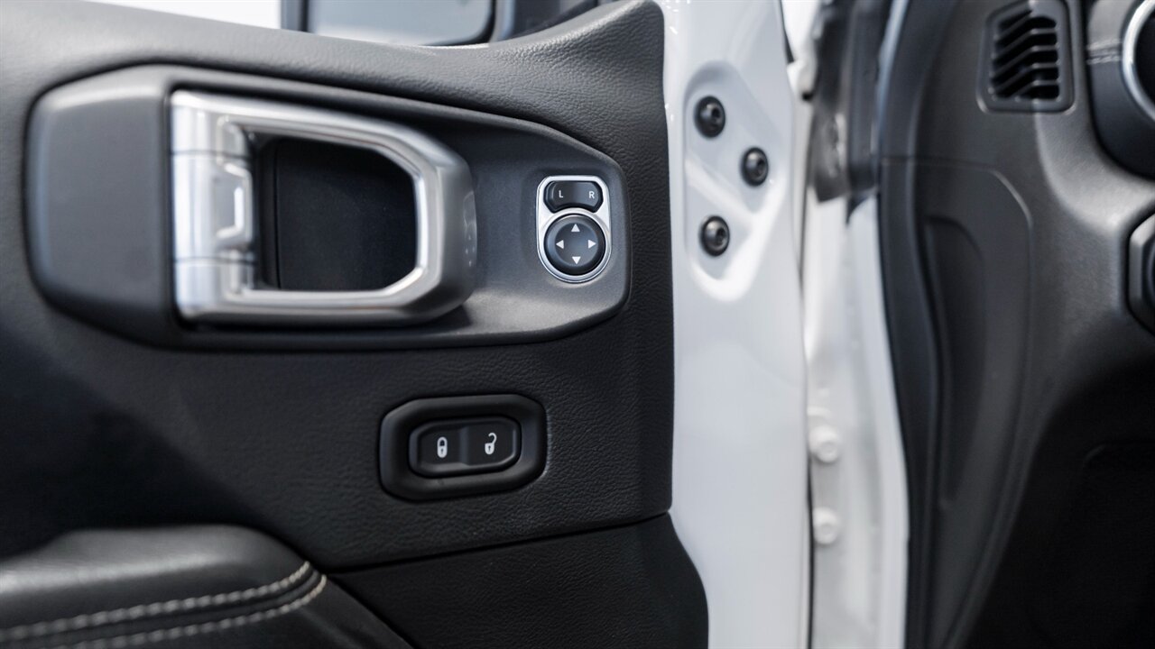 2020 Jeep Gladiator Overland   - Photo 21 - Reno, NV 89511