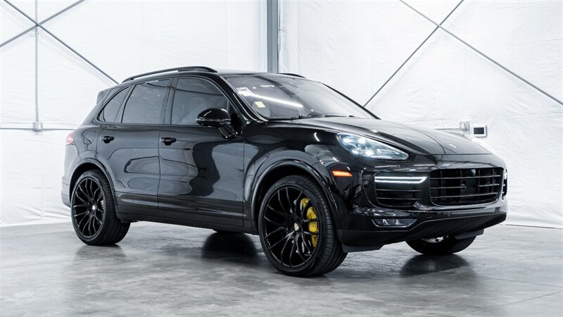 2016 Porsche Cayenne Turbo S  