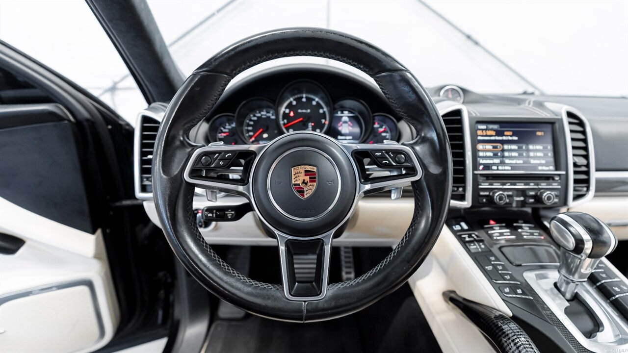 2016 Porsche Cayenne Turbo S - Photo 25 - Reno, NV 89511