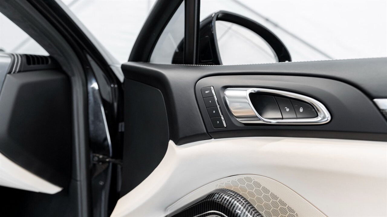 2016 Porsche Cayenne Turbo S - Photo 38 - Reno, NV 89511