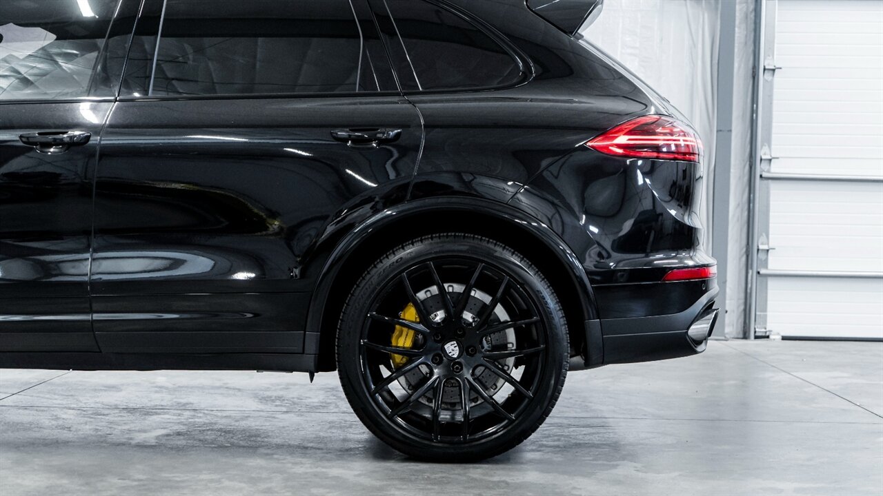 2016 Porsche Cayenne Turbo S - Photo 11 - Reno, NV 89511