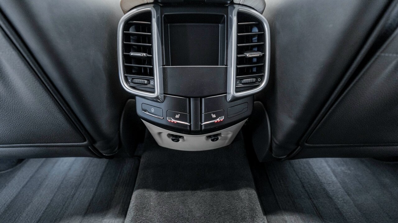 2016 Porsche Cayenne Turbo S - Photo 43 - Reno, NV 89511