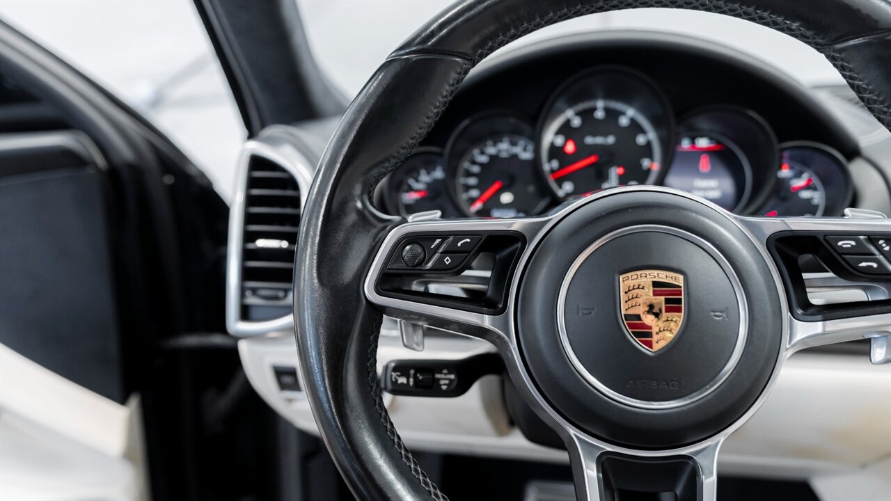2016 Porsche Cayenne Turbo S - Photo 26 - Reno, NV 89511