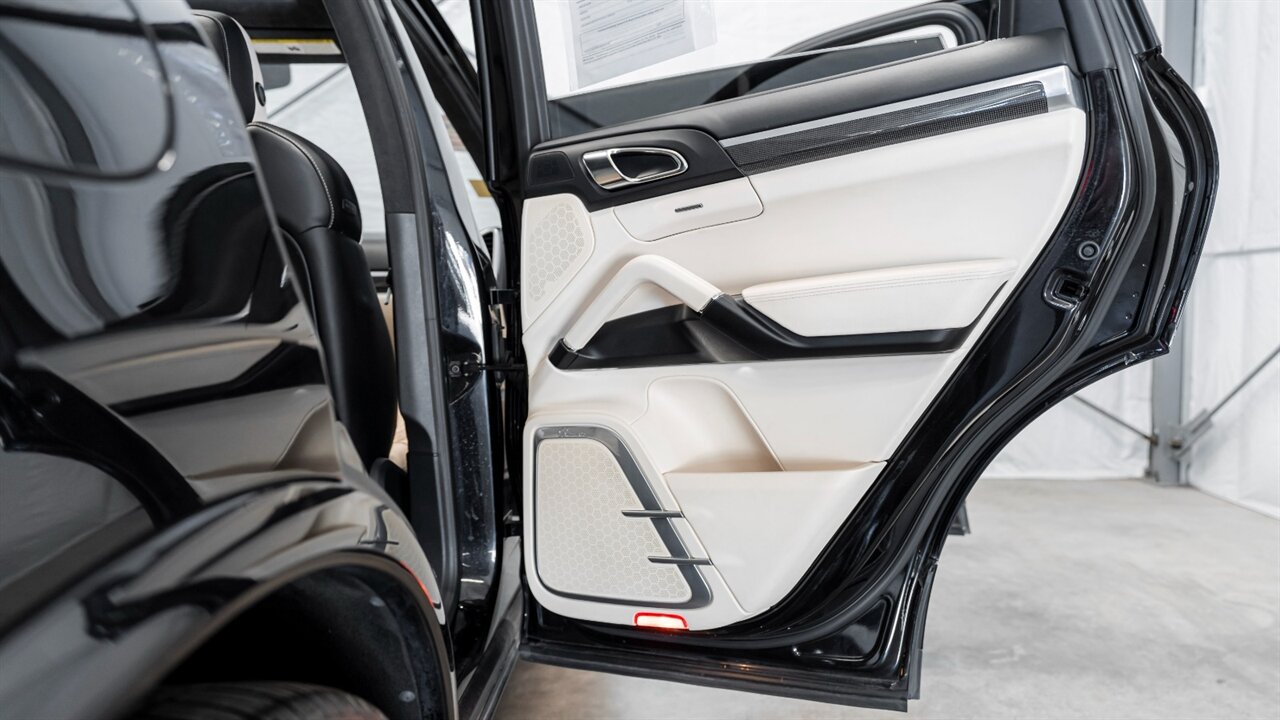 2016 Porsche Cayenne Turbo S - Photo 41 - Reno, NV 89511