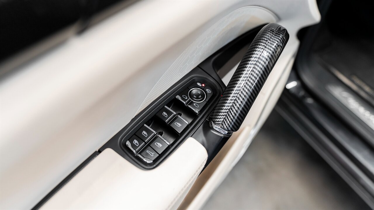 2016 Porsche Cayenne Turbo S - Photo 22 - Reno, NV 89511