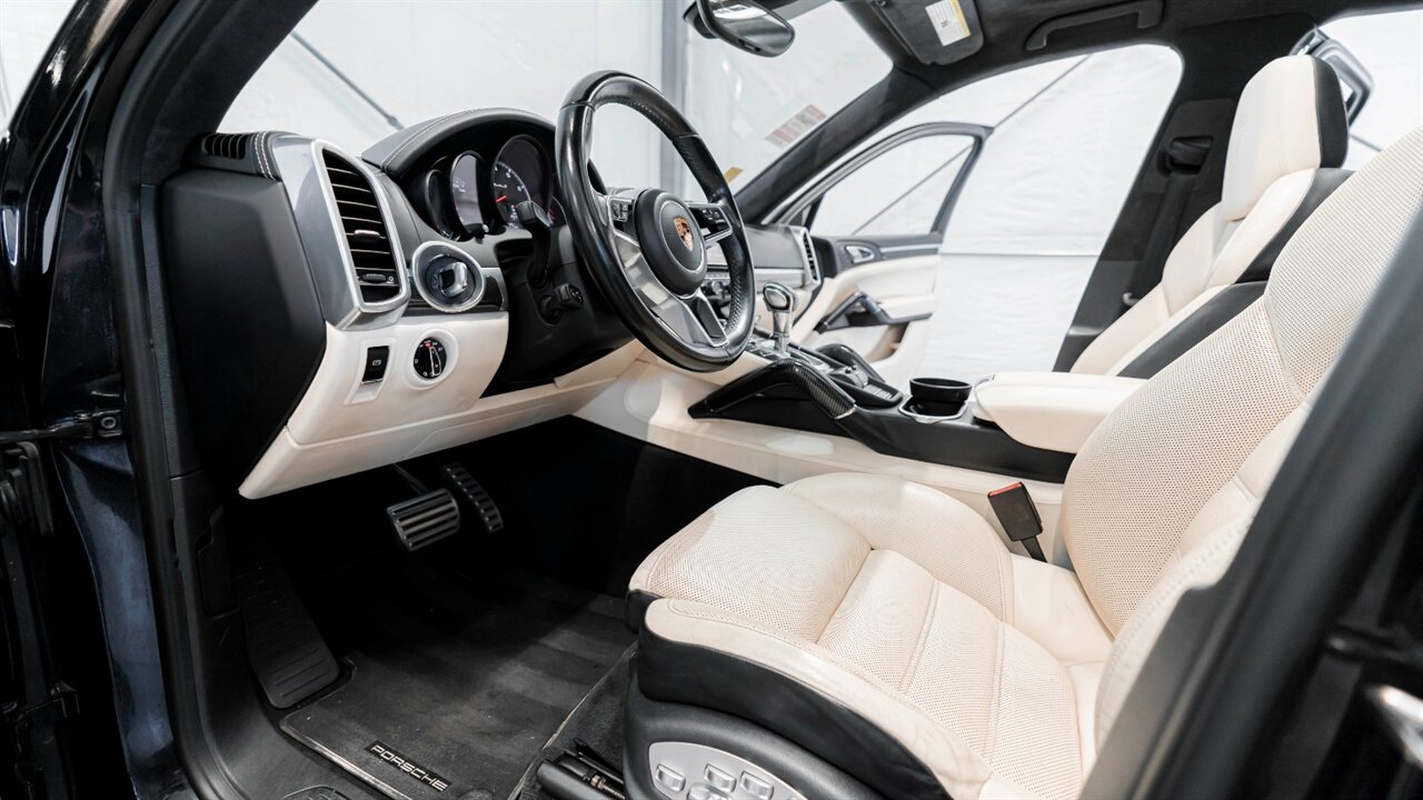 2016 Porsche Cayenne Turbo S - Photo 16 - Reno, NV 89511