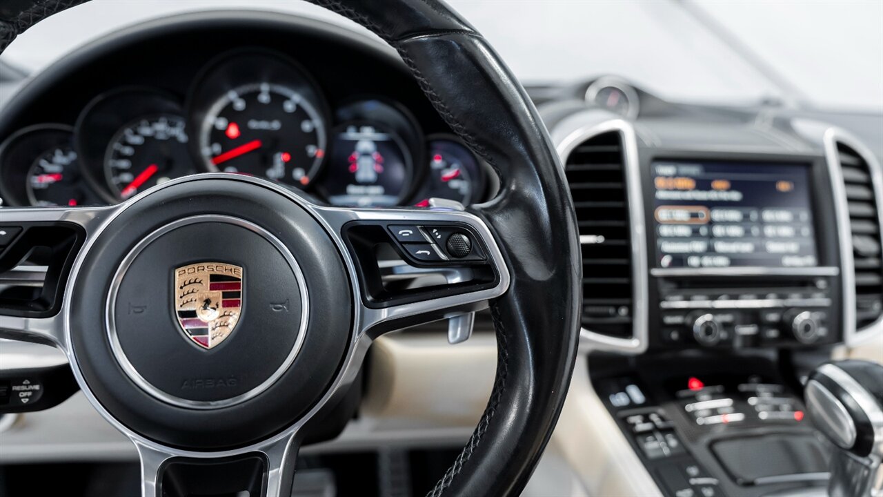 2016 Porsche Cayenne Turbo S - Photo 27 - Reno, NV 89511