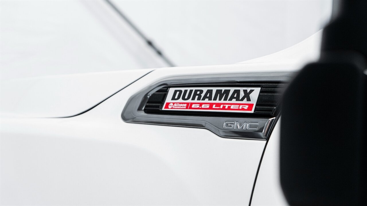 2022 GMC Sierra 2500HD AT4 - Photo 10 - Reno, NV 89511