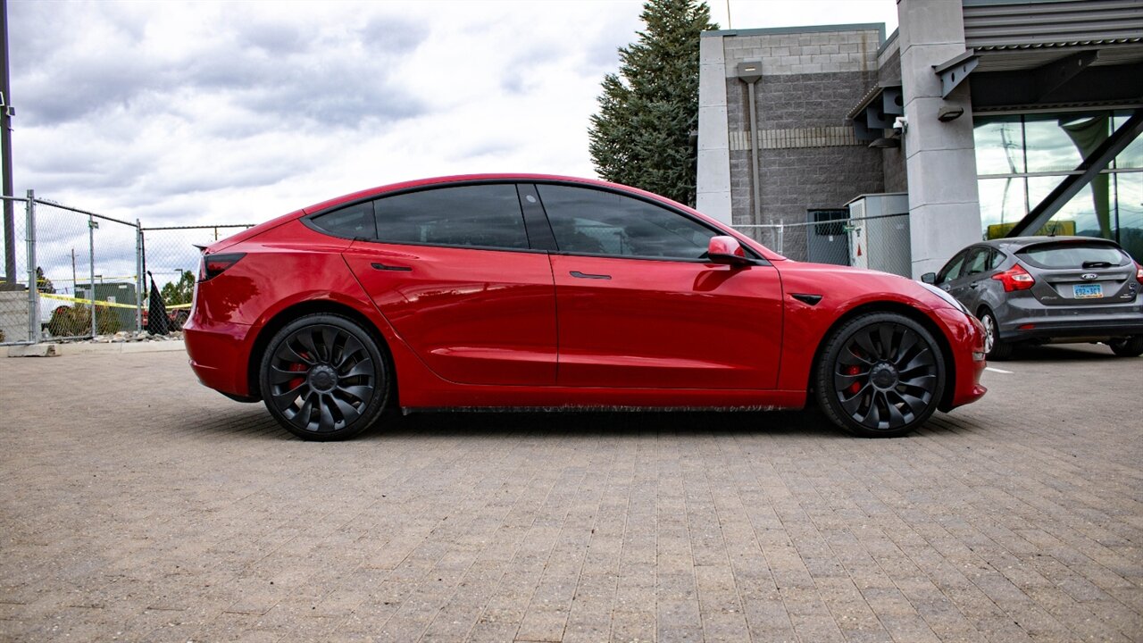 2023 Tesla Model 3 Performance photo 4