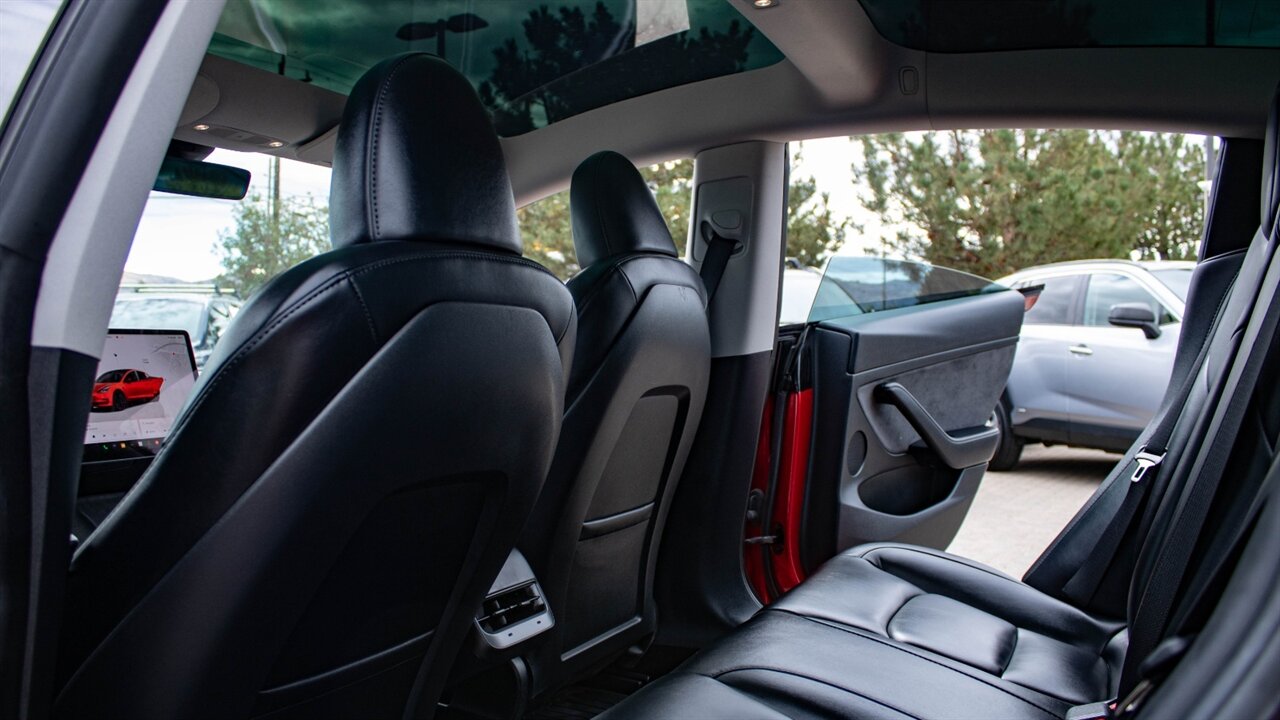 2023 Tesla Model 3 Performance photo 18