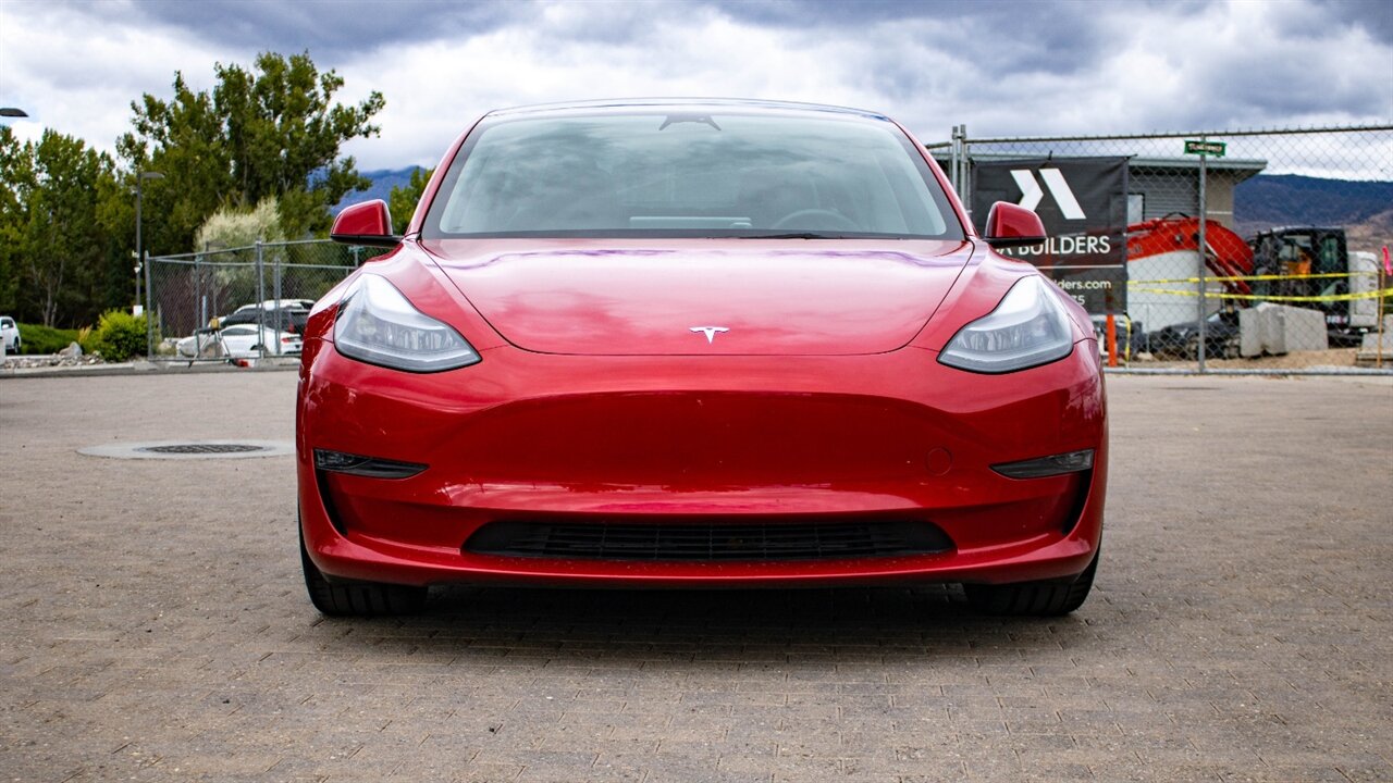 2023 Tesla Model 3 Performance photo 3