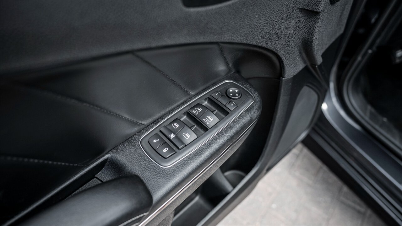 2018 Dodge Charger SRT Hellcat - Photo 39 - Reno, NV 89511