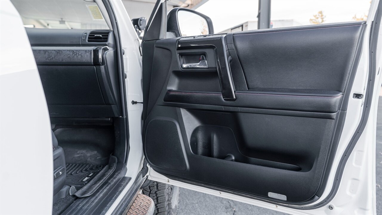 2016 Toyota 4Runner TRD Pro   - Photo 37 - Reno, NV 89511