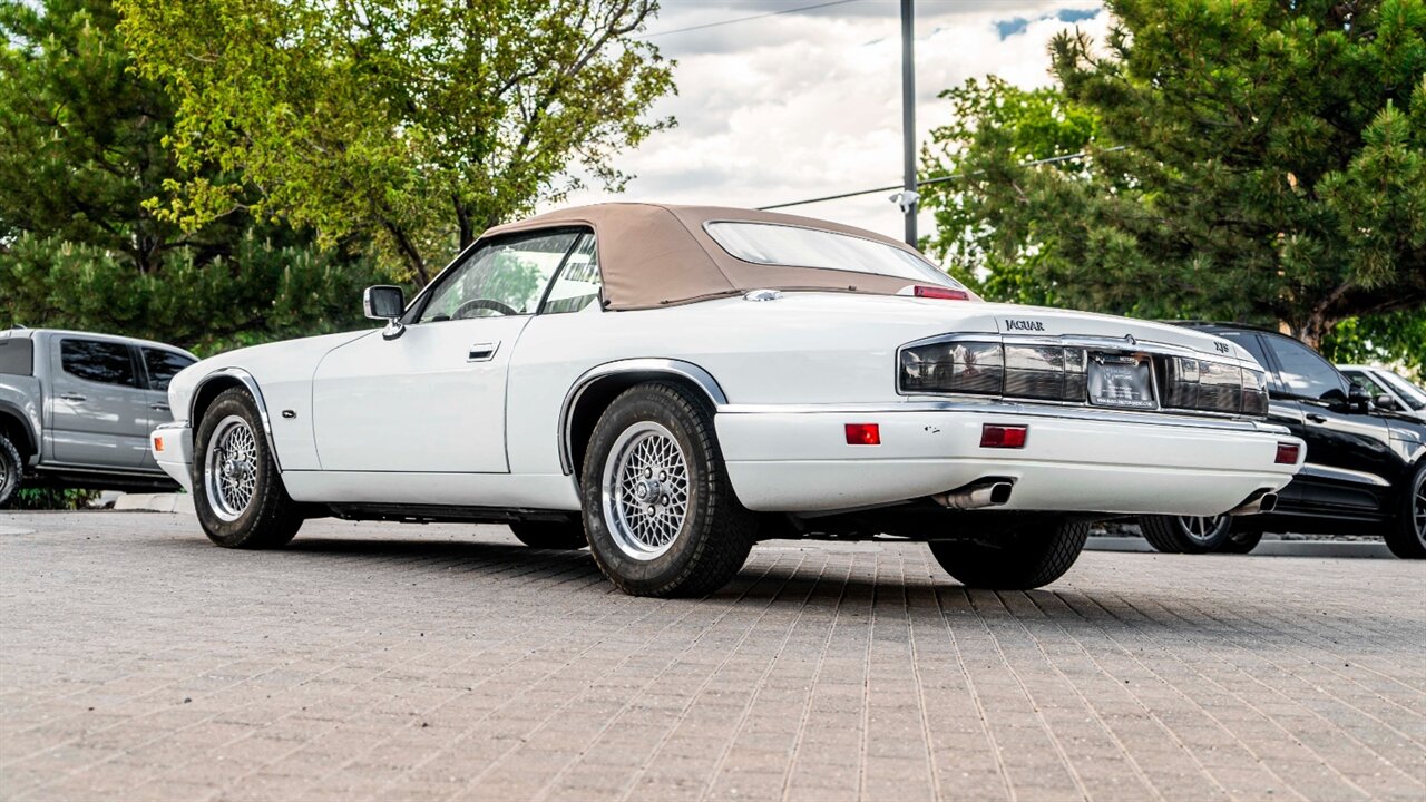 1994 Jaguar XJ8 2+2   - Photo 2 - Reno, NV 89511